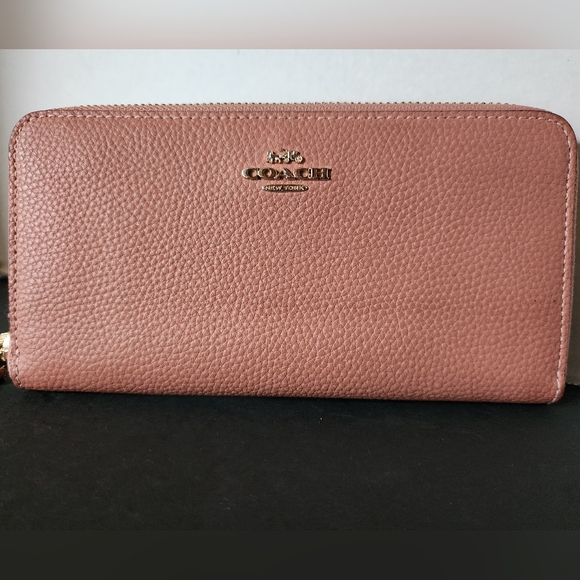 Coach Long Zippy Wallet, EUC - Picture 1 of 9